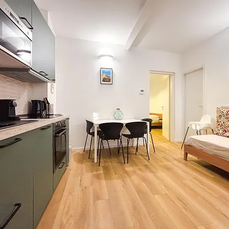 Corte Di Borgo Canale - Patio * 贝尔加莫
